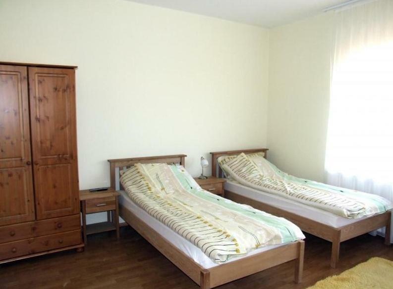 Aura Vendégház Hajduszoboszlo Exterior foto